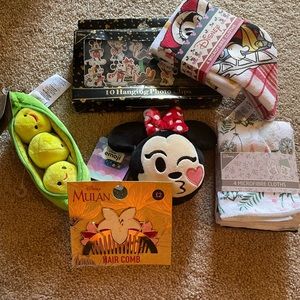 Hodgepodge, Disney items
